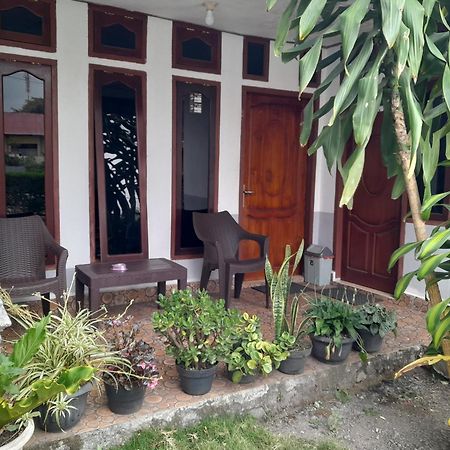 Arnolds Familly Homestay Bajawa Exterior photo