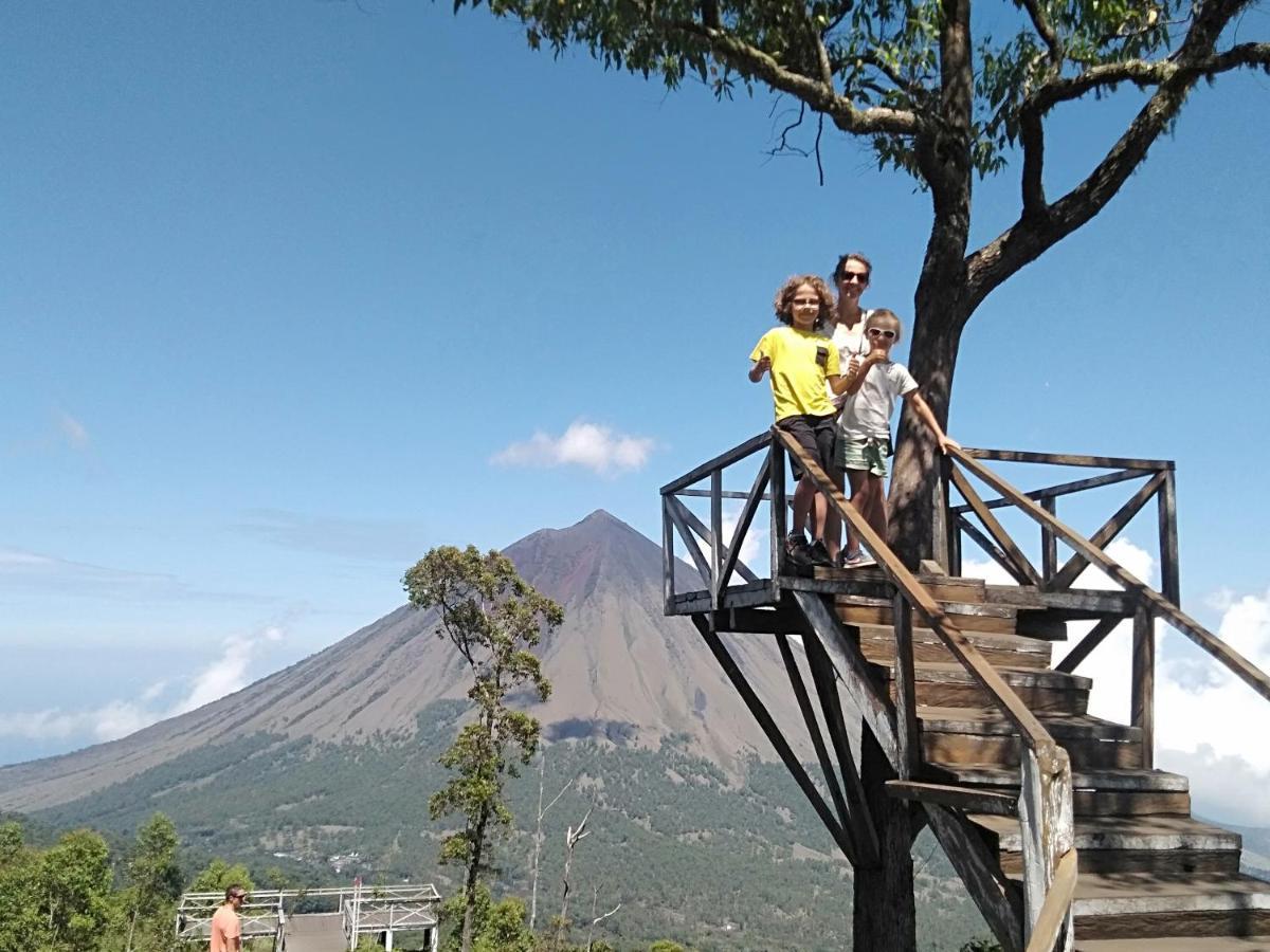 Arnolds Familly Homestay Bajawa Exterior photo