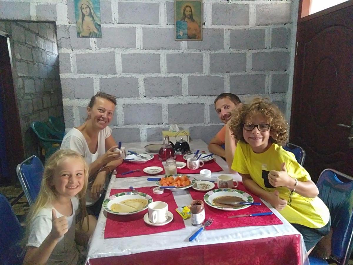 Arnolds Familly Homestay Bajawa Exterior photo