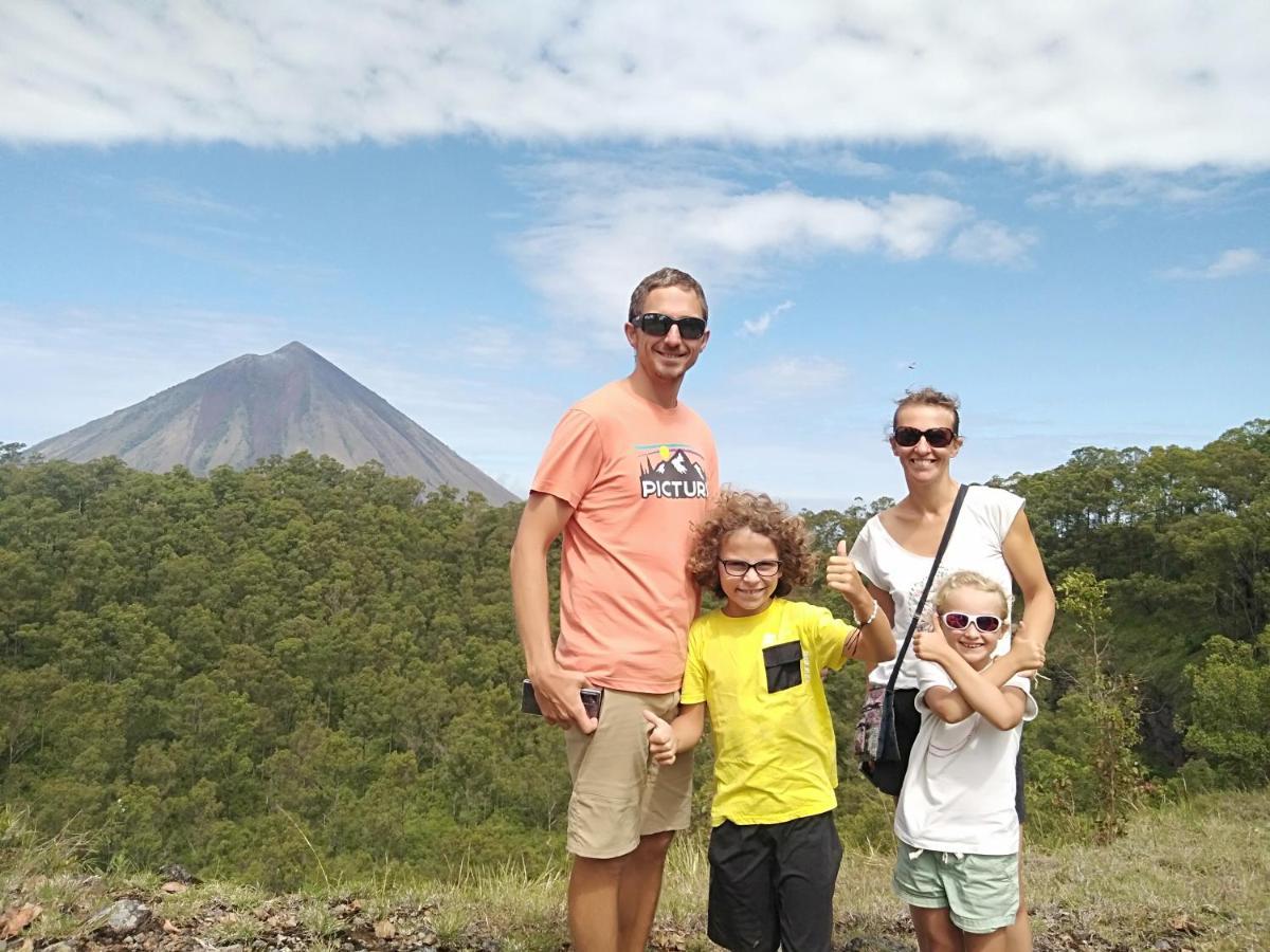 Arnolds Familly Homestay Bajawa Exterior photo
