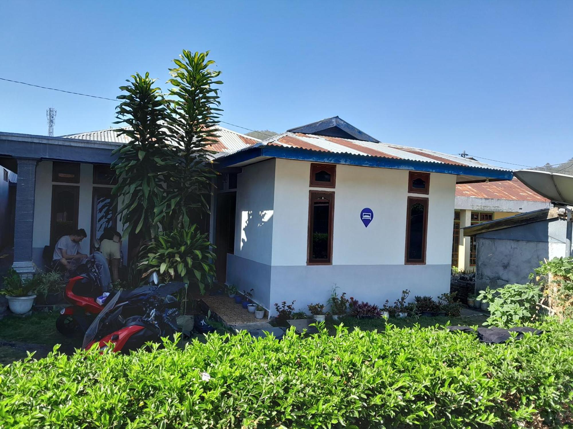 Arnolds Familly Homestay Bajawa Exterior photo