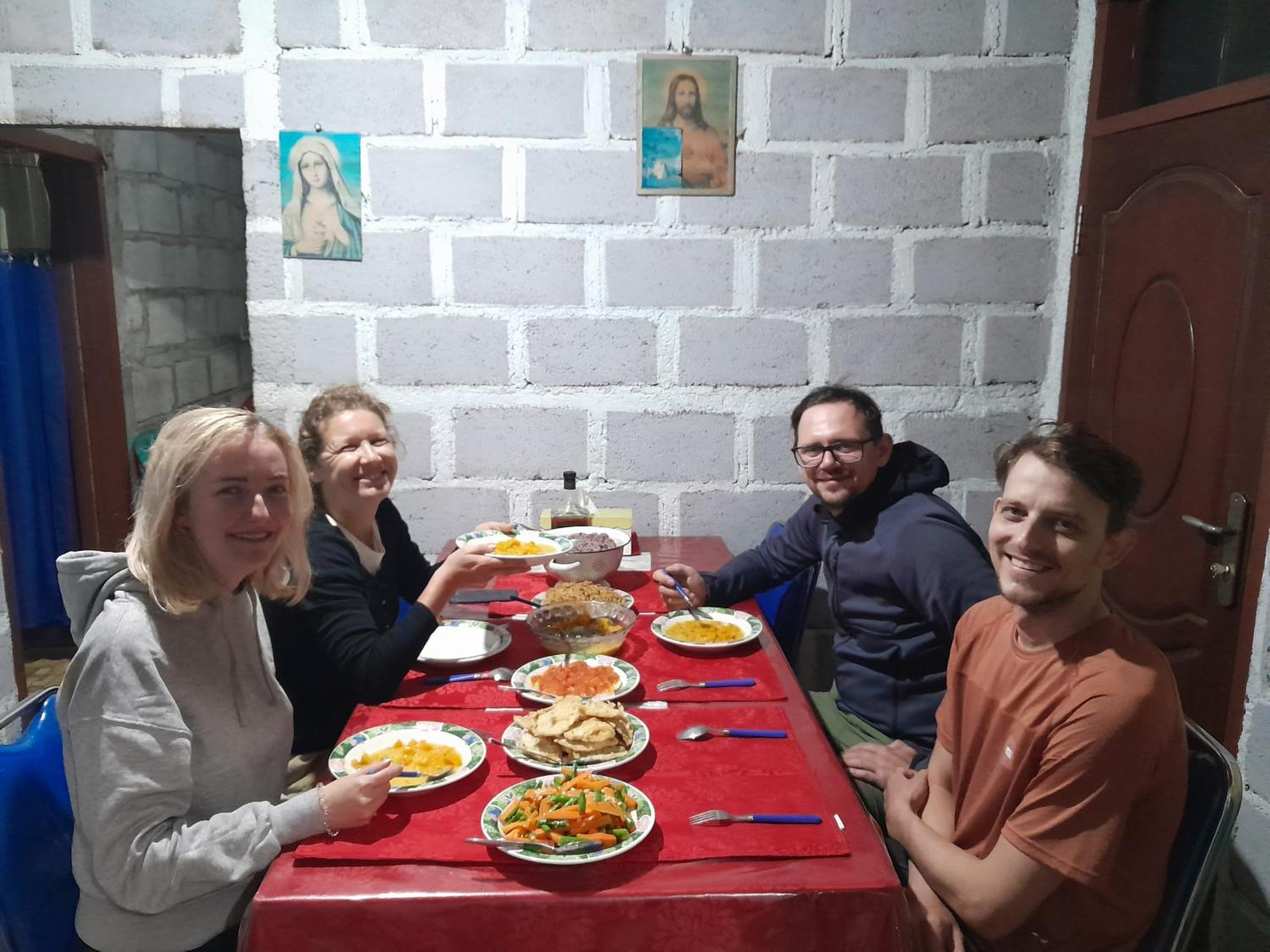 Arnolds Familly Homestay Bajawa Exterior photo