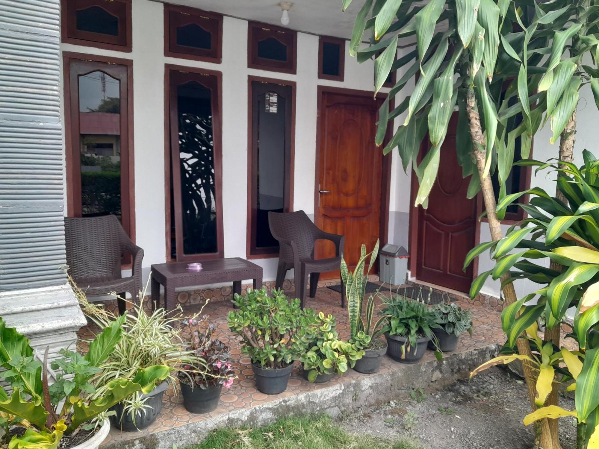 Arnolds Familly Homestay Bajawa Exterior photo